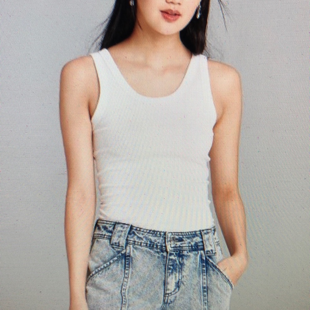 Women’s rib-knit tank top